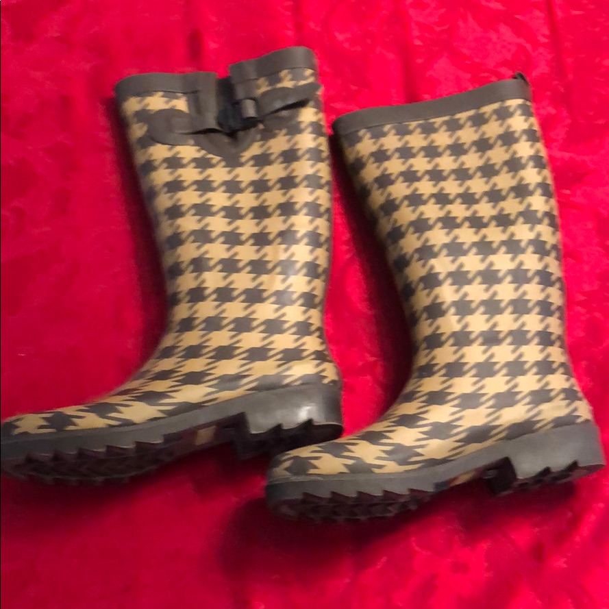 Womans Brown Rain Boots Very Clean Original Box